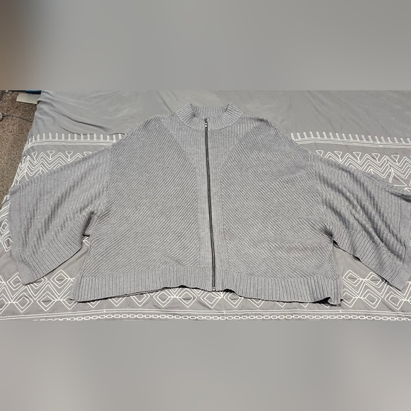 lululemon athletica Sweaters - Lululemon Softer Still Wrap In Heathered Grey